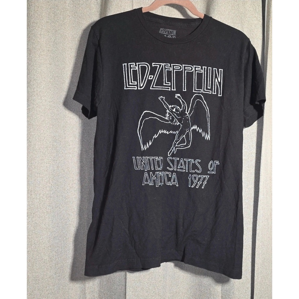 Men's size small Led Zeppelin Graphic Tshirt